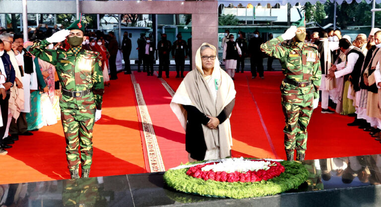 জাতির পিতার প্রতি শ্রদ্ধা নিবেদন প্রধানমন্ত্রীর